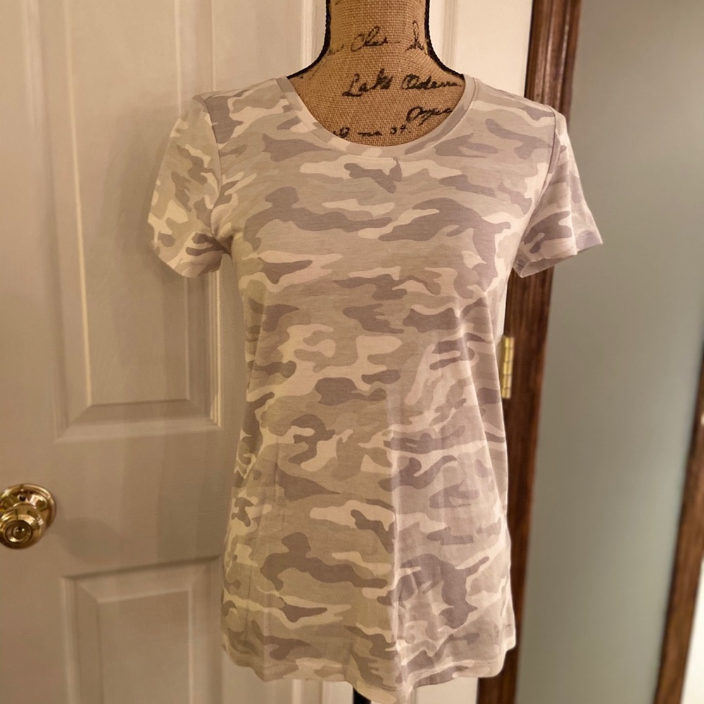 GAP favorite tee gray camo - NWT - Picture 2 of 4